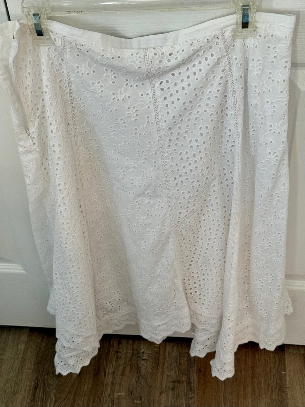Ralph Lauren White Eyelet, scalloped hem skirt in size 10.